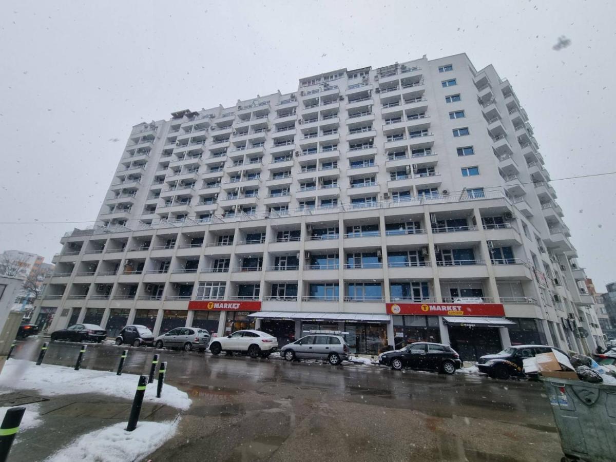 Huge Apartment With A Parking Space In The Same Building Sófia Exterior foto